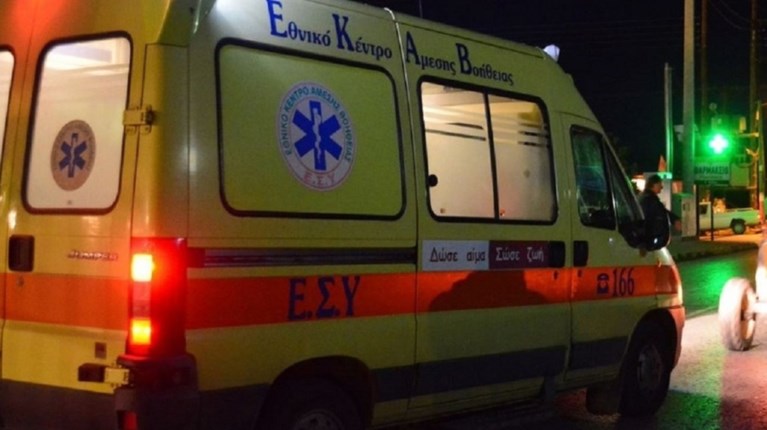 Κάλεσαν το ΕΚΑΒ τα ξημερώματα για πόνο...  στο νύχι