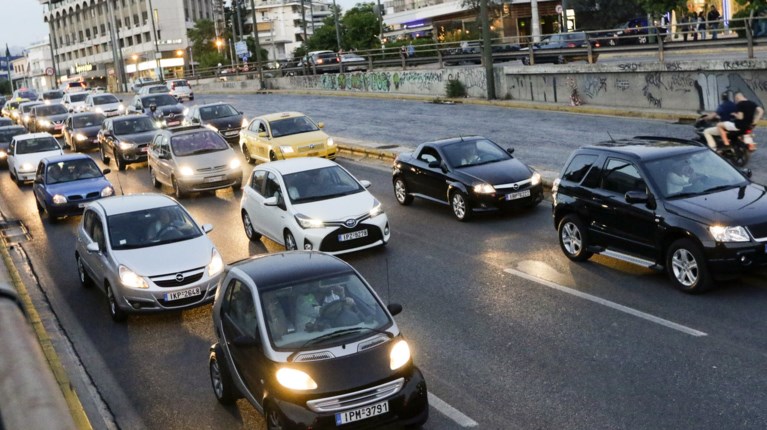 Κυκλοφοριακό χάος στην Κατεχάκη, έσπασε αγωγός
