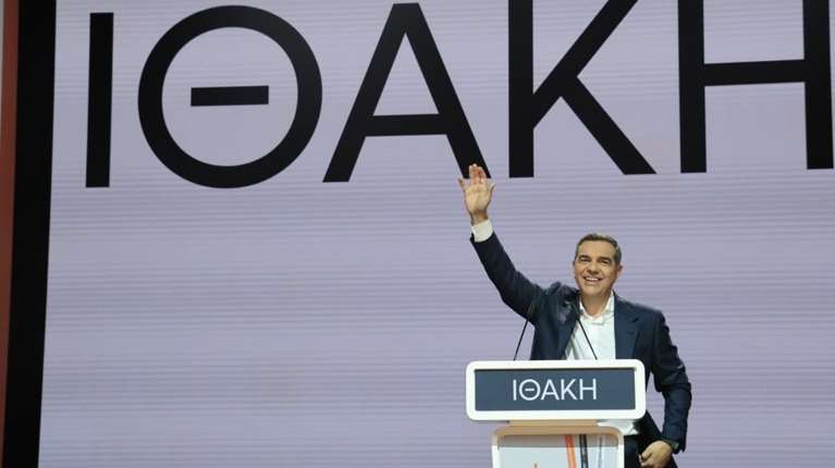 Αντίστροφη μέτρηση για το κόμμα Τσίπρα: Εστειλε Φάμελλο και Χαρίτση στον εξώστη - &quot;Ρεζερβέ α&#39; θέση για κανέναν&quot;