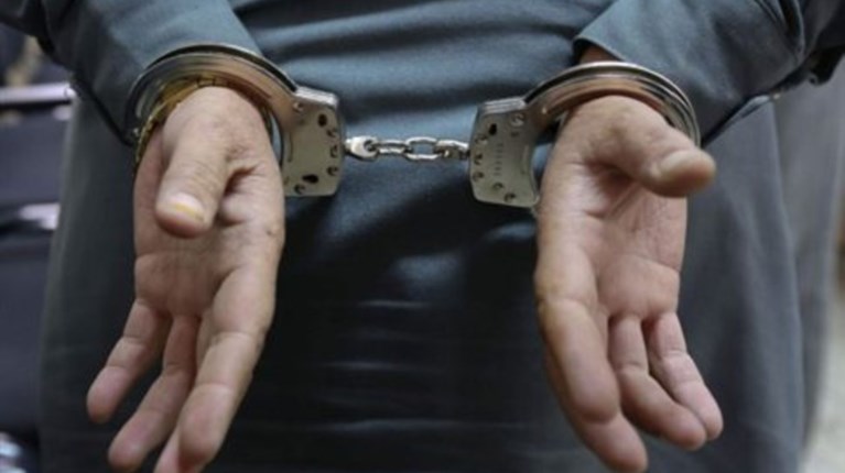 Η δικαιοσύνη διερευνά εάν γίνεται κατάχρηση με τις χειροπέδες