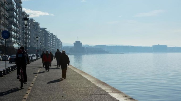 Άνδρας έπεσε στον Θερμαϊκό - Νοσηλεύεται στο 'Ιπποκράτειο'