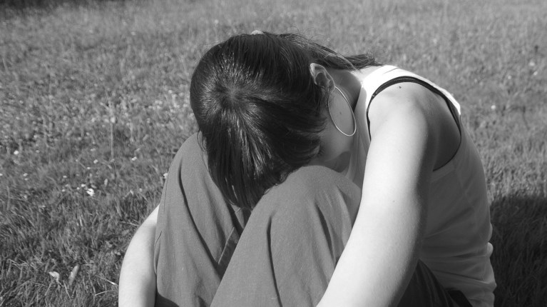 Διεθνής Αμνηστία: Απαράδεκτος ο ορισμός του βιασμού στο νέο ΠΚ