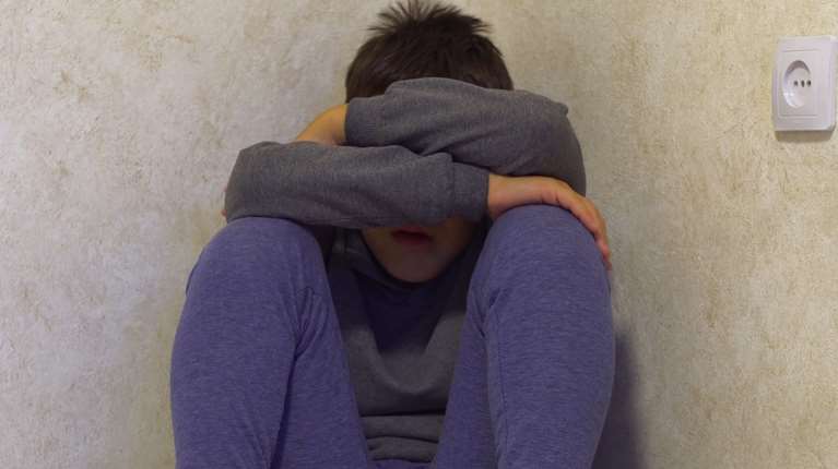 Ο θείος είπε ότι ασέλγησε στον 4χρονο ανιψιό για να ικανοποιήσει τον σύντροφό του - Πώς αποκαλύφθηκε η φρίκη