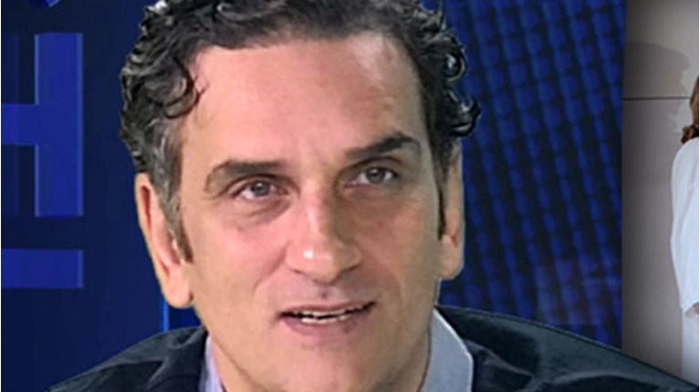 Νίκος Ψαρράς: Είναι ωραίο αφού έχεις κάνει έρωτα να θέλεις μια αγκαλιά