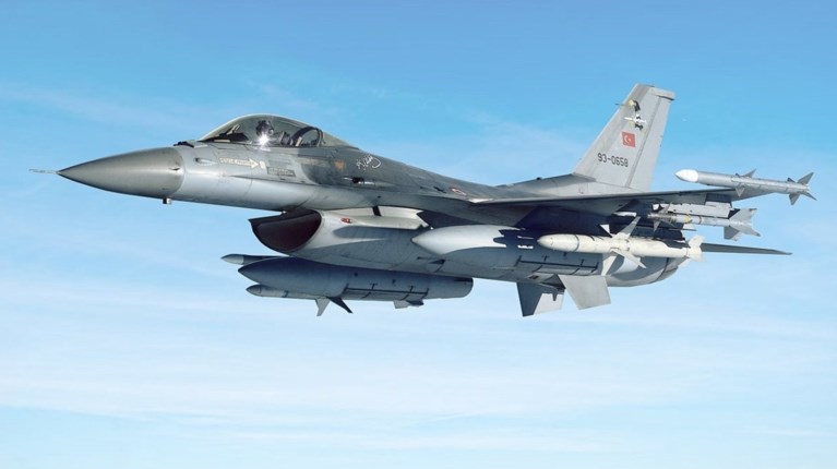 Μπαράζ υπερπτήσεων τουρκικών F-16 πάνω από τέσσερα νησιά