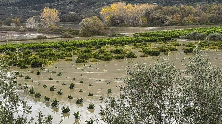 Κακοκαιρία: Συναγερμός στη Δυτική Ελλάδα - Ήχησε το 112 για Γιάννενα, Άρτα, Πρέβεζα, Θεσπρωτία και Μετέωρα