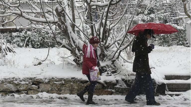 Στα λευκά η χώρα από τη «Σοφία» -Πτώση θερμοκρασίας & παγετός
