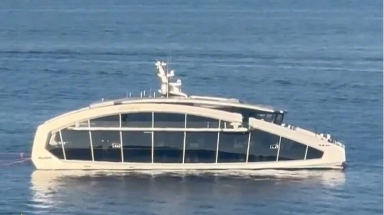 Θαλαμηγός Μύκονος