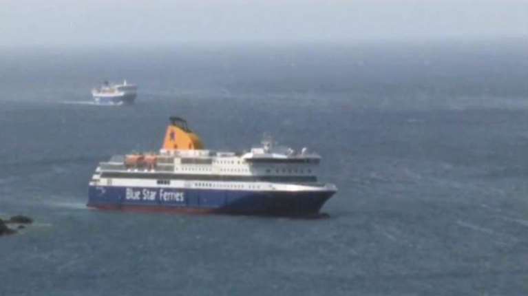 Καστελόριζο: Επακούμβηση του Blue Star Patmos σε προβλήτα λόγω κακοκαιρίας - Παραμένει εκτός λιμανιού