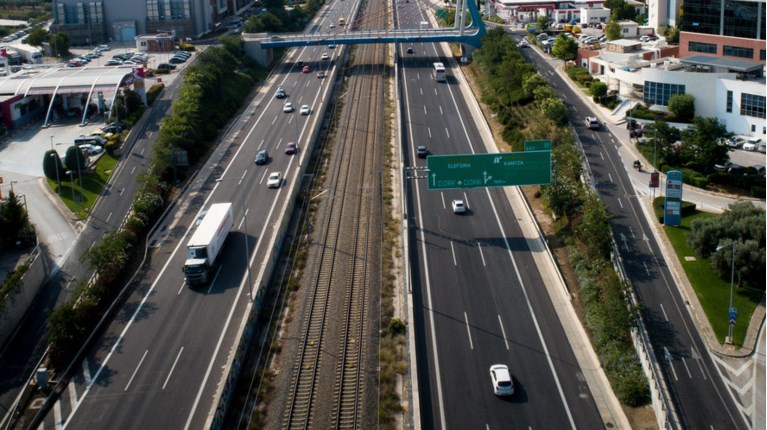 Ακυρώνονται οι αυξήσεις στα διόδια της Αττικής Οδού