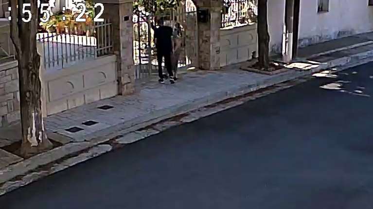 Βίντεο από τις κομπίνες της συμμορίας που εξαπατούσε ηλικιωμένους, παριστάνοντας υπαλλήλους του ΔΕΔΔΗΕ και λογιστές