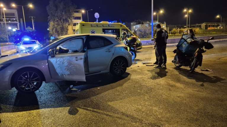 Χαλάνδρι: Νεκρός διανομέας σε τροχαίο - Η μηχανή του συγκρούστηκε με ΙΧ [βίντεο]