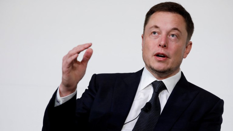 BBC: Ο Έλον Μάσκ θα βγάλει την Tesla εκτός Wall Street