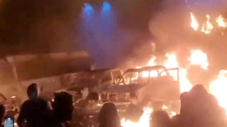 Οργή λαού στο Ιράν με χιλιάδες διαδηλωτές στους δρόμους - Γιατρός μιλά για τουλάχιστον 217 νεκρούς