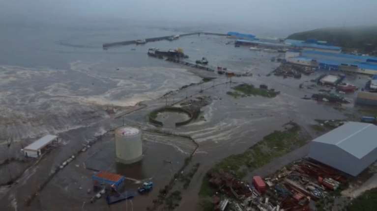 Τσουνάμι μετά τον σεισμό 8,8 Ρίχτερ - Εξερράγη το ηφαίστειο Κλιουτσέφσκοϊ - Ιαπωνία και ΗΠΑ έφτασαν τα κύματα