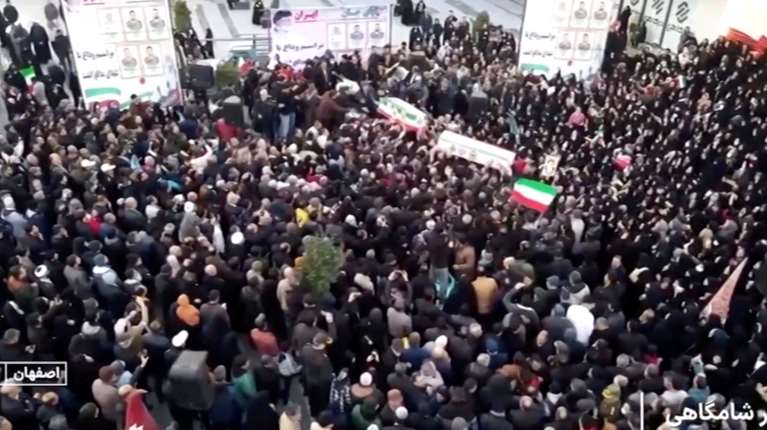 Ιράν: Χιλιάδες υποστηρικτές της κυβέρνησης στους δρόμους - Φόβοι για τεράστιο αριθμό νεκρών στις κινητοποιήσεις