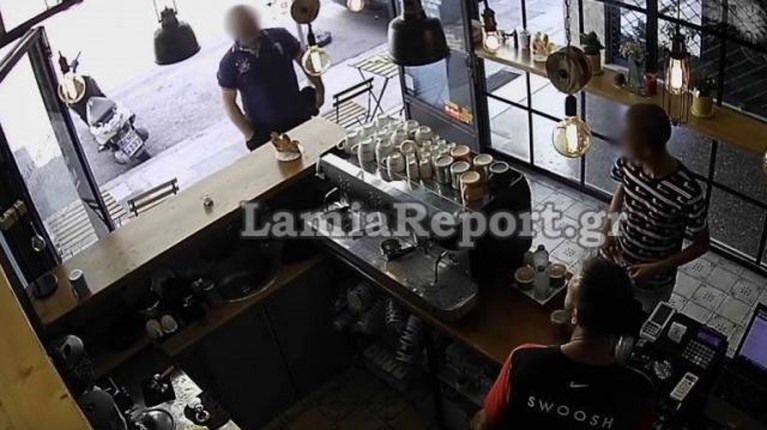 Πλαστά χαρτονομίσματα σε καφέ
