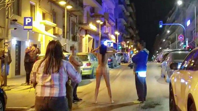 γυναίκα γυμνή θεσσαλονίκη