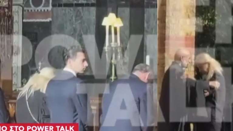 Μαρίσσα Λαιμού: Συντετριμμένοι οι γονείς της στο τρισάγιο - Στο πλευρό τους η Σίλια Κριθαριώτη και ο Νίκος Τσάκος [βίντεο]