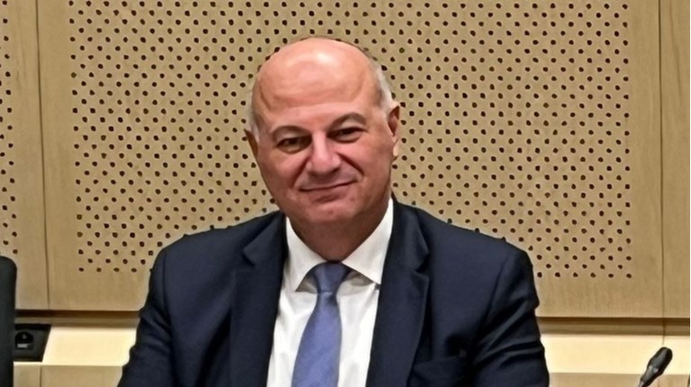 ΚΩΣΤΑΣ ΤΣΙΑΡΑΣ