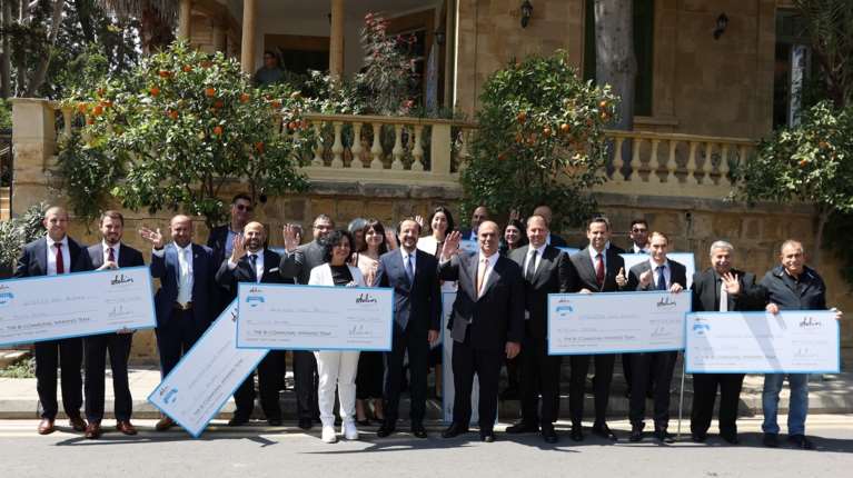 Ο Sir Στέλιος Χατζηιωάννου βράβευσε τους νικητές των Stelios Bi - Communal Awards παρουσία του Νίκου Χριστοδουλίδη