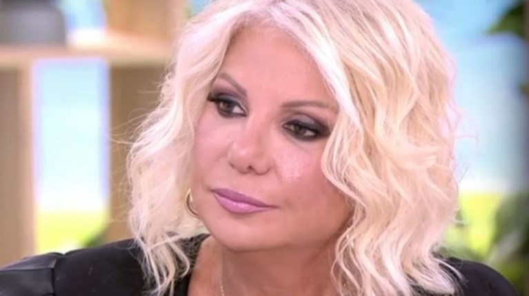 Στέλλα Μπεζαντάκου