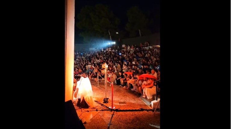 Βόλος παράσταση