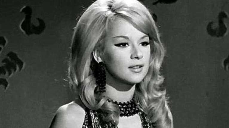 Αλίκη Βουγιουκλάκη: Στα 3,5 εκατ. ευρώ η τιμή του ιστορικού ρετιρέ της - Γιατί είναι δύσκολο να πωληθεί