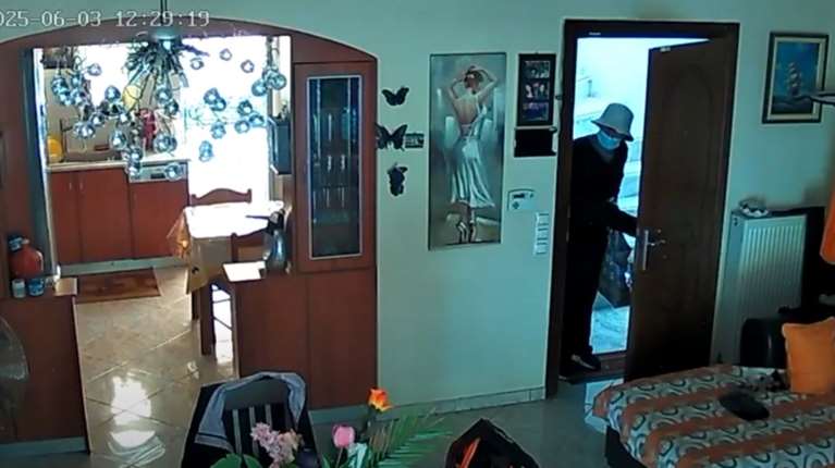 Ίλιον: Συνελήφθη 40χρονος αλλοδαπός που έμπαινε σε σπίτια και έκλεβε - Βίντεο ντοκουμέντο