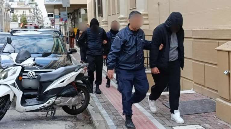 Πάτρα: Ελεύθεροι οι δύο 15χρονοι που πούλησαν κάνναβη σε 13χρονο σε σχολείο της Δυτ. Αχαΐας