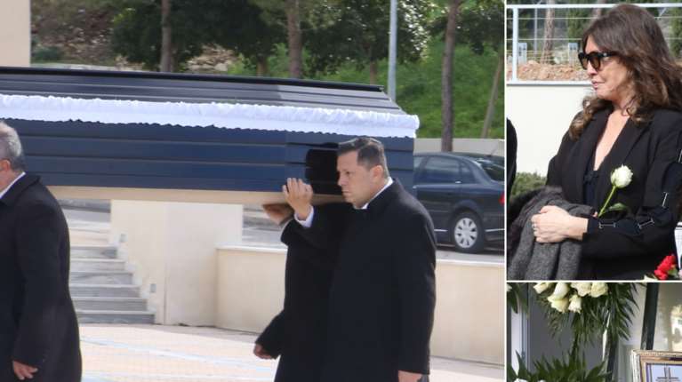 Συντετριμμένη η Βάνα Μπάρμπα στην κηδεία του Λάκη Ραπτάκη – Στο πλευρό της η 24χρονη κόρη της, Φαίδρα