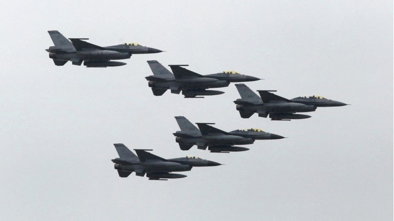 F-16