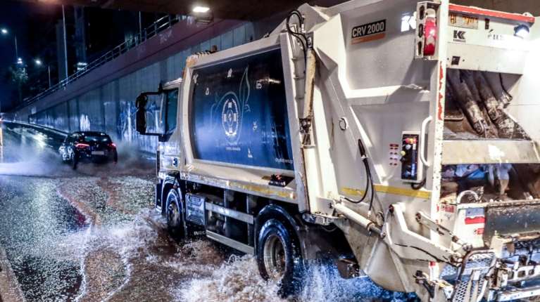 Byron: Πότε θα εξασθενίσει η χειρότερη κακοκαιρία που &quot;χτύπησε&quot; την Αττική το 2025 - Συνεχίζονται ο βροχές και το Σάββατο