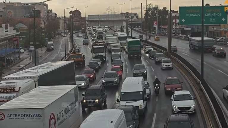 Κακοκαιρία: Τεράστιο μποτιλιάρισμα στον Κηφισό - Προβλήματα σε όλους τους κεντρικούς δρόμους της Αθήνας