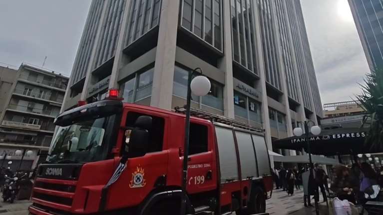 Λήξη συναγερμού για τους καπνούς σε υπόγειο του Πύργου Αθηνών - Εκκενώθηκε το κτίριο [εικόνες - βίντεο]