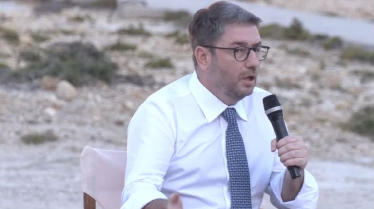 ΝΙΚΟΣ ΑΝΔΡΟΥΛΑΚΗΣ