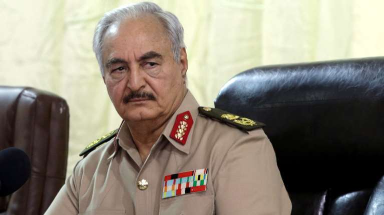 Από πού αντλεί το θράσος του ο Χαφτάρ να διώξει την αντιπροσωπεία της ΕΕ - Ο ρόλος της Ρωσίας