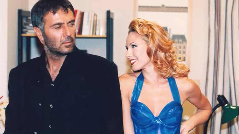 δυο ξενοι