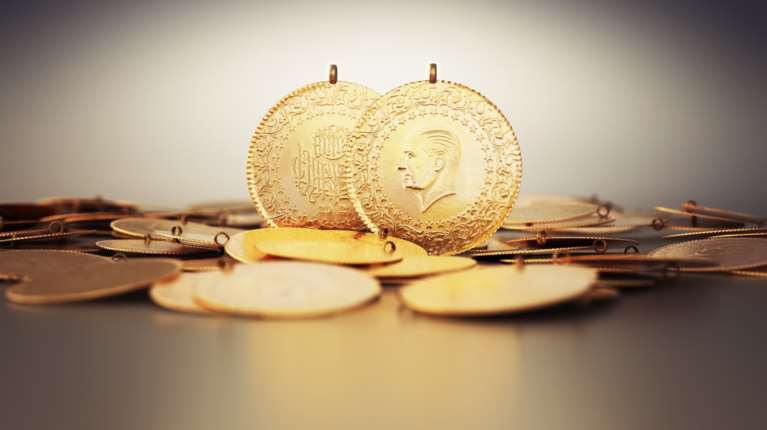 Το ρεκόρ του αιώνα ανήκει στον χρυσό: Προς 1.000 ευρώ η αξία της λίρας