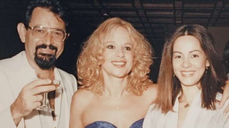 Αλίκη Βουγιουκλάκη: Η απουσία του Γιάννη Παπαμιχαήλ από το μνημόσυνο - Πώς το σχολίασε η Έφη Πίκουλα [βίντεο]