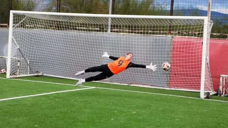 Βαρύ πένθος στο ερασιτεχνικό ποδόσφαιρο: "Εσβησε" τα 18 του ο τερματοφύλακας της ΑΕ Ηρακλείου, Βελισσάριος Ζαφειρούλης