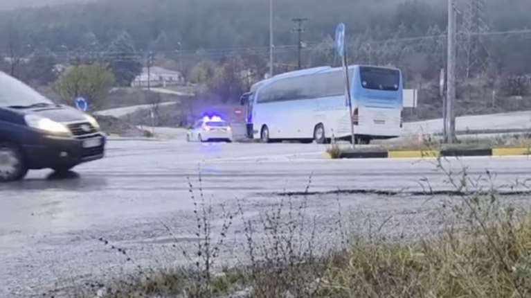 Πτολεμαΐδα: &quot;Ο οδηγός έπαθε έμφραγμα, ένας νεαρός άρπαξε το τιμόνι και σωθήκαμε&quot; - Συγκλονίζει επιβάτης του λεωφορείου