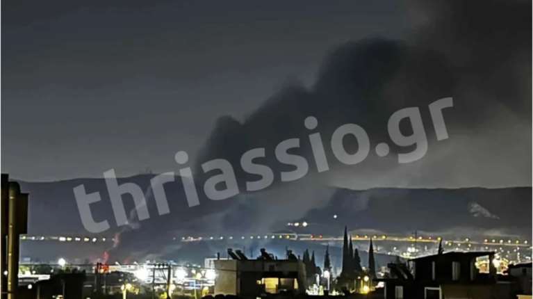 Πυρκαγιά στον Ασπρόπυργο: Ακούγονται εκρήξεις δίπλα στην πίστα των καρτ