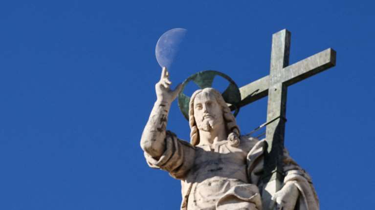 Βατικανό: Ο Ιησούς δεν εμφανίστηκε ποτέ στην πόλη Ντοζουλέ της Γαλλίας - Η ιστορία της γυναίκας που λέει ότι τον είδε 49 φορές