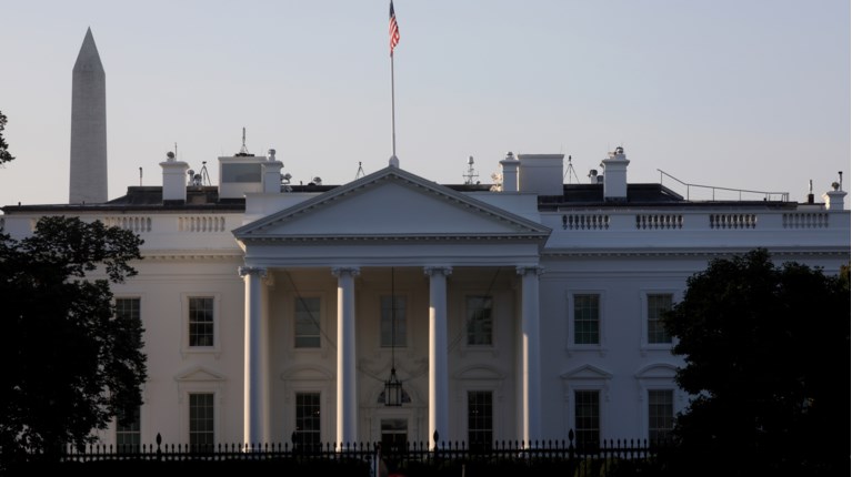 ΛΕΥΚΟΣ ΟΙΚΟΣ