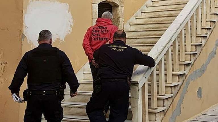 Χανιά: &quot;Μπαλάκι&quot; οι ευθύνες για τον 45χρονο - &quot;Δεν δόθηκε εντολή να μη συλλαμβάνονται όσοι οδηγούν υπό την επήρεια αλκοόλ&quot;