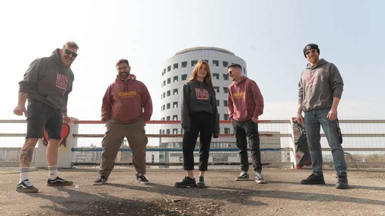 Φλώρινα: Το συγκρότημα Banda Entopica καταγγέλλει τον δήμαρχο για επίθεση - "Ποιος σας άφησε να τραγουδήσετε σλάβικα;"