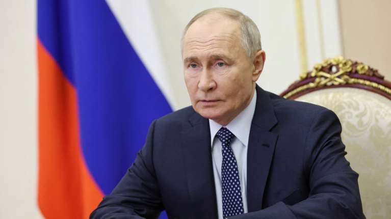 Ο Πούτιν ζήτησε από το Καζακστάν τη διενέργεια "αντικειμενικής έρευνας" για τη συντριβή του αεροσκάφους