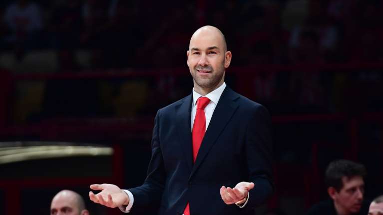 "Καλησπέρα... στον κανένα!": Ούτε ένας δημοσιογράφος στη συνέντευξη Τύπου του Βασίλη Σπανούλη [βίντεο]