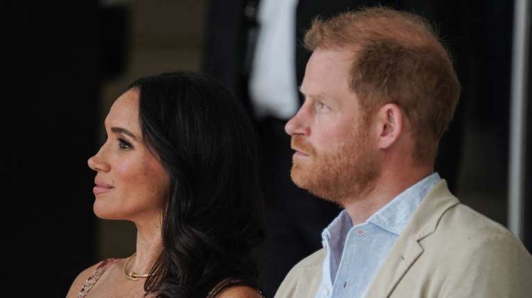 Πίσω στη Μέγκαν ο πρίγκιπας Χάρι - &quot;Όταν το αγόρι σου είναι πίσω στην πόλη&quot;, έγραψε η Δούκισσα